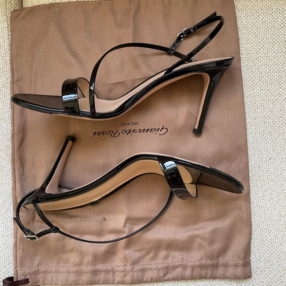 Gianvito Rossi Manhattan 85 Patent Leather Black
Slingback Heels Size 39.5 - Picture 4 of 10